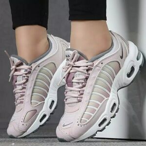 Nike Air Max Tailwind 4
Barely Rose (Women's)
